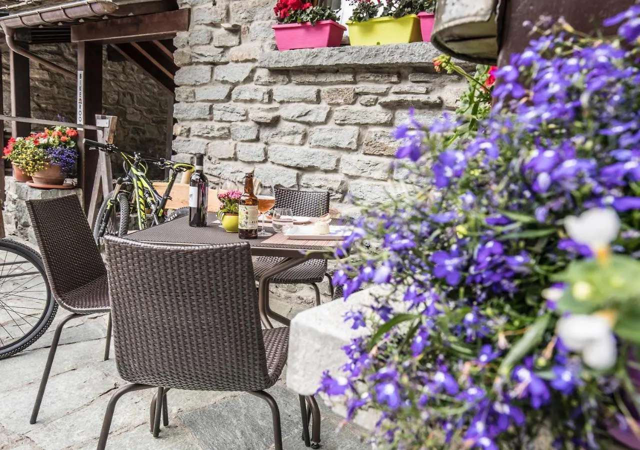 Albergo K2 Madesimo 2*,  Italy