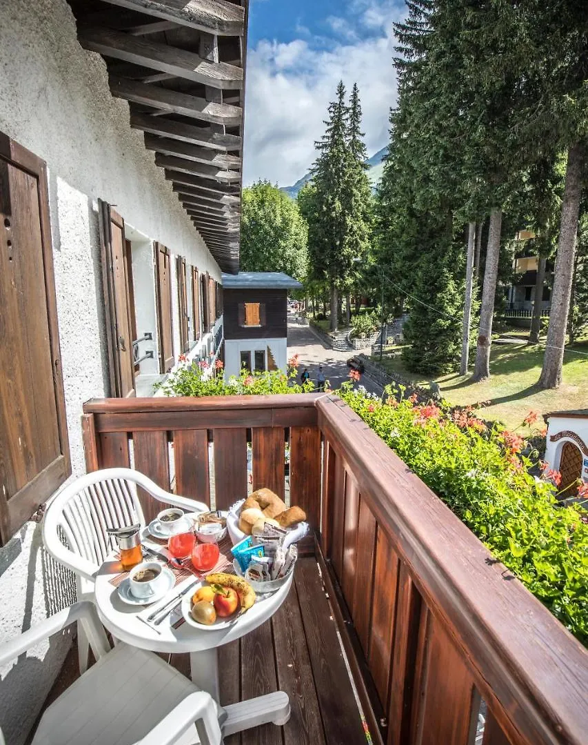 ** Hotel Albergo K2 Madesimo Włochy